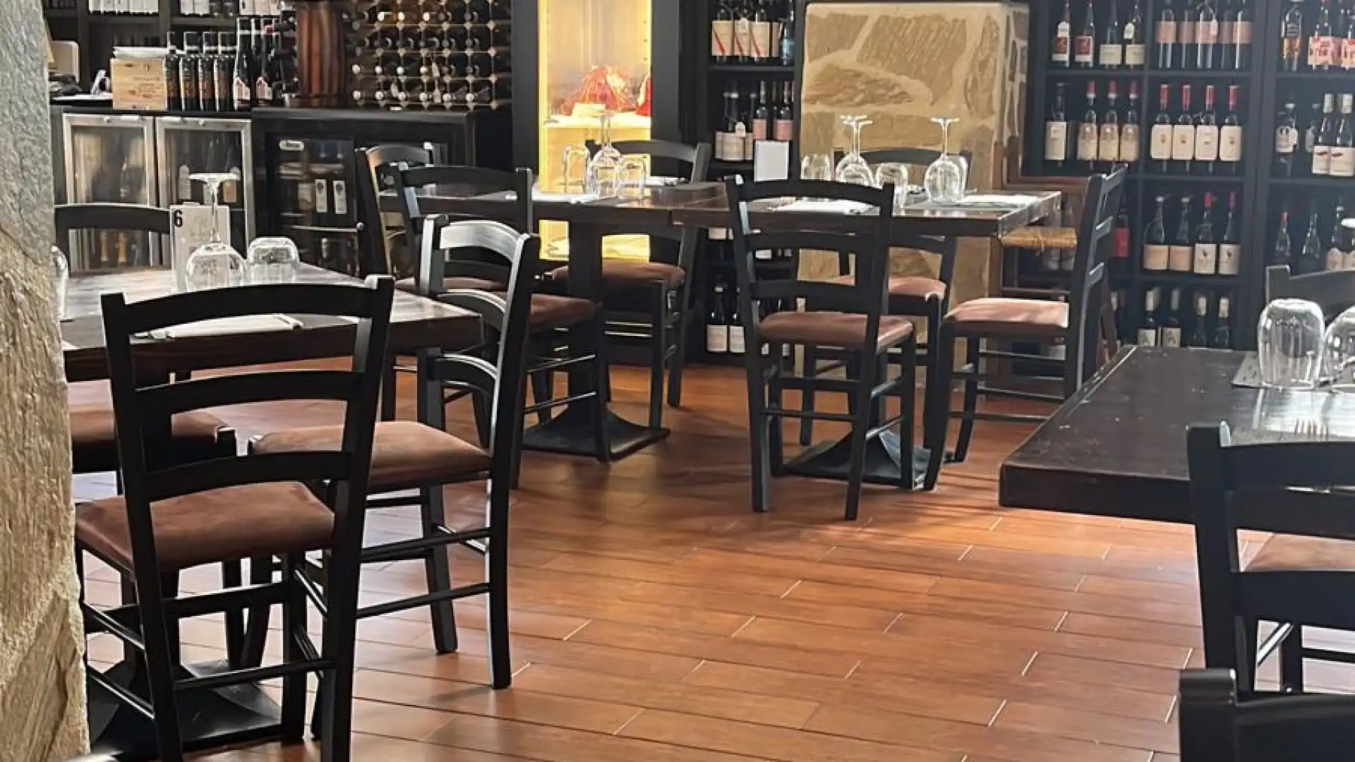 Castel Di Sangro: al ristorante Le Grill si punta su selezione di carni di qualità e una cantina davvero infinita.